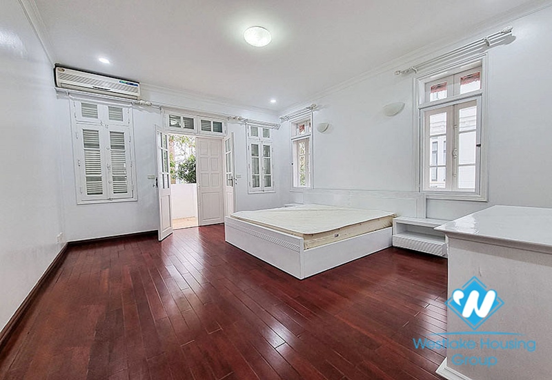 Beautiful 5 bedrooms house for rent in CIputra Compound 